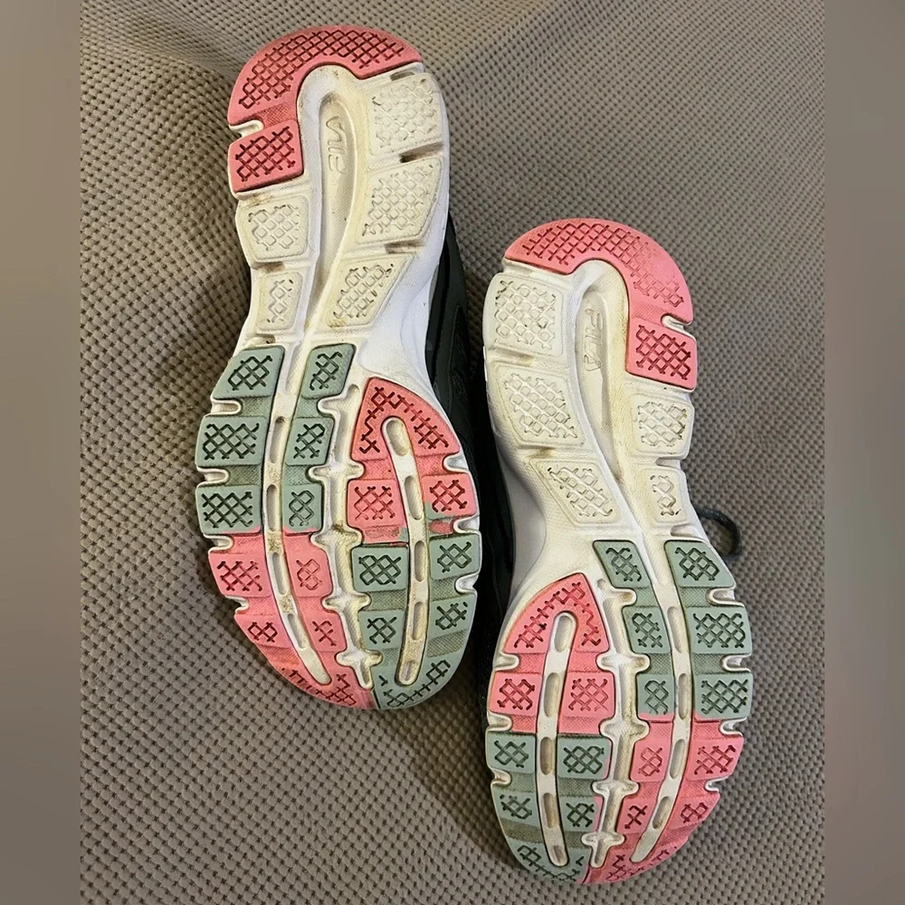 EUC Woman’s Fila Gray Lace-Up Sneakers with mint green and pink details size 9